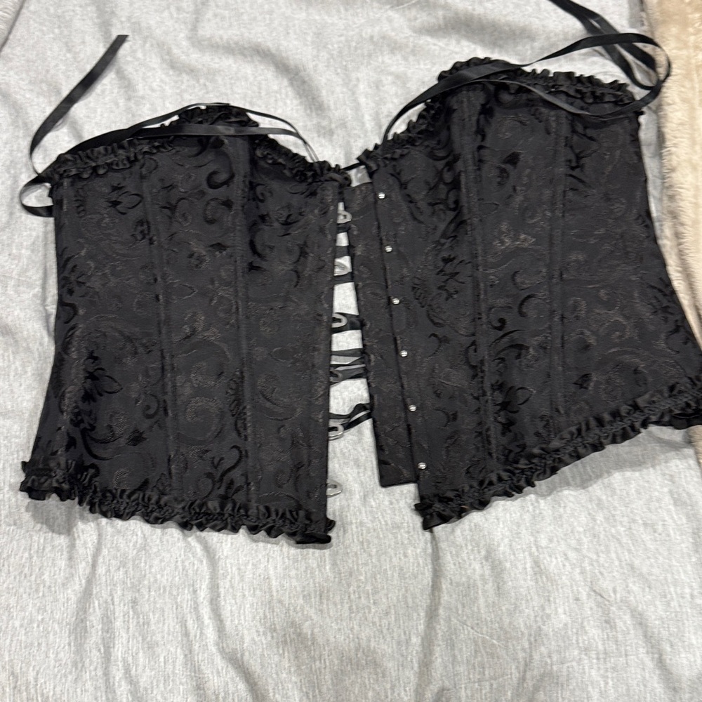 Chic Black Brocade Corset